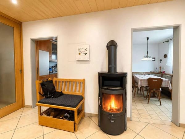 Immobilie in Küssaberg - Viel Platz für Ihre Wohnideen - großzügiges Einfamilienhaus mit Einliegerwohnung & Doppelgarage - Bild 2