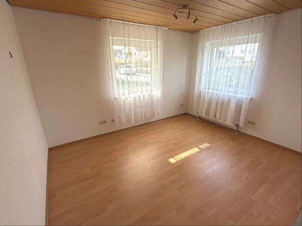 Immobilie in Wernau (Neckar) - Besondere Wohneinheit mit 7 Zimmern - Bild 3