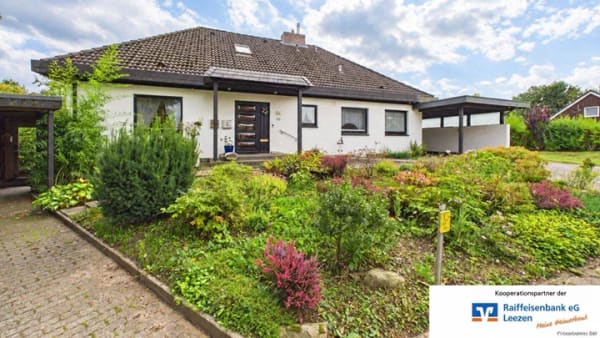 Immobilie in Kellinghusen - Zweifamilienhaus in Kellinghusen - ideal für Mehrgenerationen oder Vermietung - Bild 0