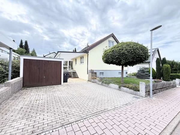 Immobilie in Tiefenbronn - Viel Platz für die ganze Familie in attraktiver Lage - Bild 2