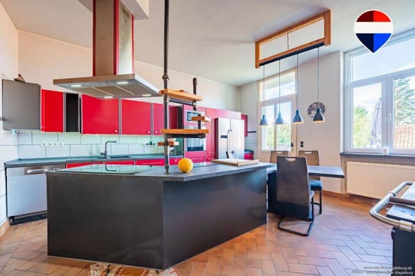 Immobilie in Goldbeck - Viel Platz. Viel Potenzial. Ein Gutshaus für große Ideen. Großes Grundstück und Ausbaupotenzial - Bild 2