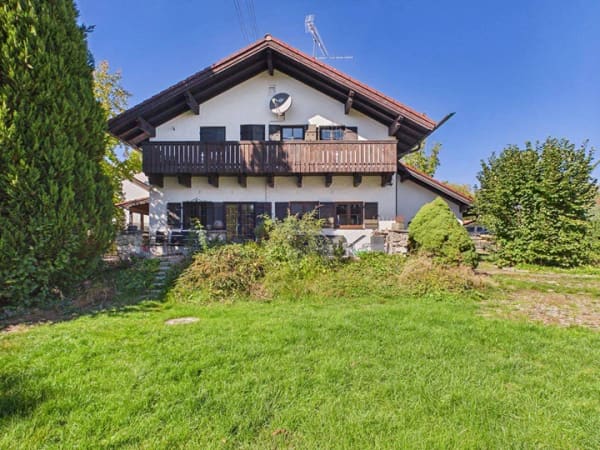 Immobilie in Schäftlarn - Großzügiges Einfamilienhaus mit Südgarten, Garage und viel Platz für die Familie - Bild 1