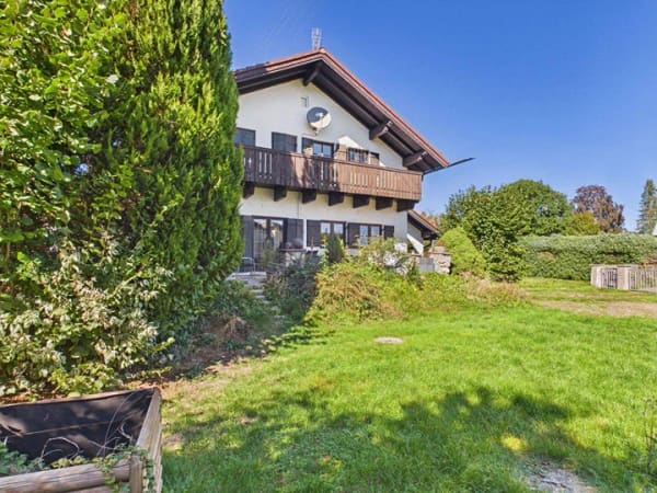 Immobilie in Schäftlarn - Großzügiges Einfamilienhaus mit Südgarten, Garage und viel Platz für die Familie - Bild 2