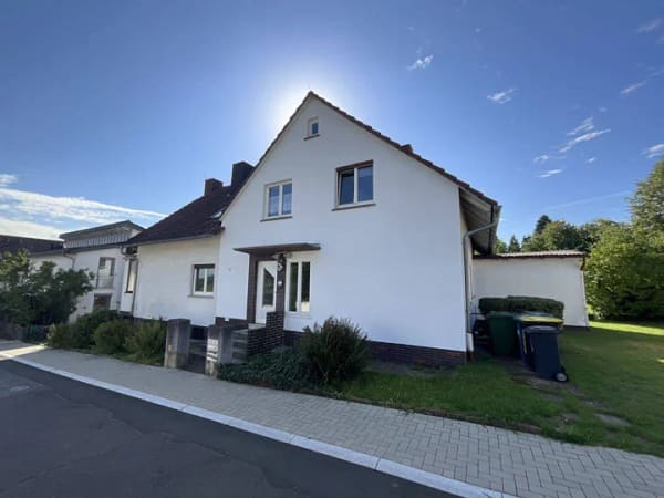 Immobilie in Marburg - Wohnhaus mit zusätzlichem Vermietungspotenzial in ruhiger Lage von MR - Wehrda - Bild 1