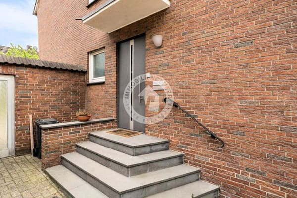 Immobilie in Waltrop - Freistehendes, geräumiges Zweifamilienhaus  auf einem gepflegten Erbpachtgrundstück - Bild 1