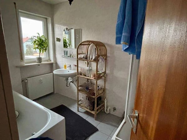 Immobilie in Vierkirchen - Großzügiges Zweifamilienhaus in herrlicher Wohnlage in Vierkirchen - Bild 4