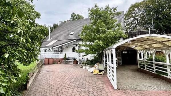 Immobilie in Hirschaid - Provisionsfrei: Zweifamilienhaus in familienfreundlicher Lage von Sassanfahrt - Bild 1