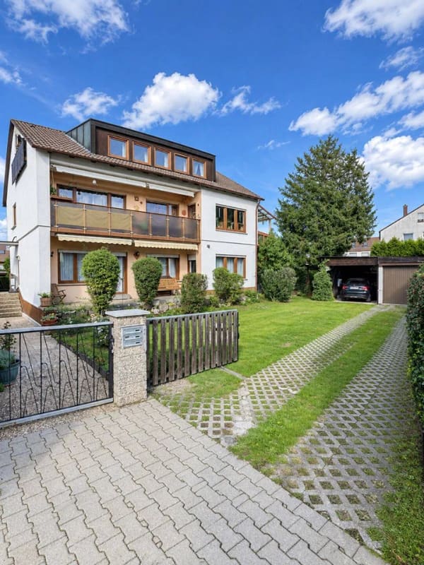 Immobilie in Hersbruck - Drei Wohnungen, großer Garten, Pool und Werkstatt: Mehrfamilienhaus in Hersbruck - Bild 0