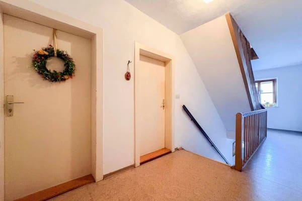 Immobilie in Friedberg - Mehrfamilienhaus mit Potenzial: 6 Einheiten, 3 sofort verfügbar & schöner Garten - Bild 3
