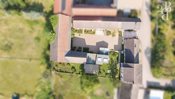 Immobilie in Biederitz - Drei Wohneinheiten, eine Scheune, ein Innenhof - Anwesen auf ca. 2.350 m² bei Magdeburg - Bild 1