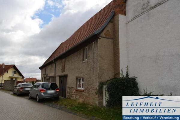 Immobilie in Allstedt - Ländliches Wohnhaus mit Nebengelass, 3 Garagen, Hof und Garten - Bild 4