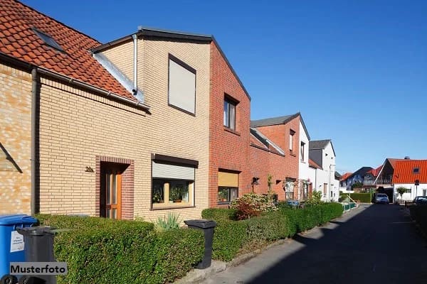 Immobilie in Eggenstein-Leopoldshafen - 2-Familienhaus mit Büro - vielseitig nutzbar - Bild 0