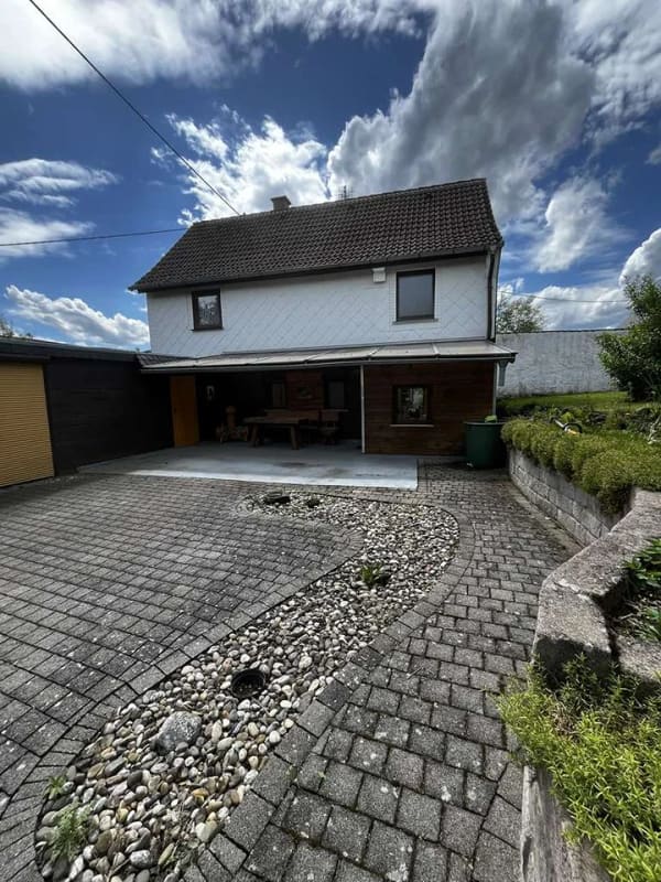 Immobilie in Schotten - Sofort bezugsfrei! Gepflegtes Einfamilienhaus mit viel Platz und Nebengebäuden - Bild 0