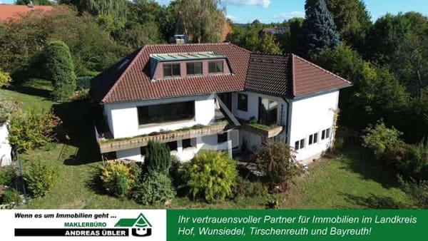 Immobilie in Hohenberg an der Eger - Hohenberg von seiner schönsten Seite: Wohnen mit Weitblick - Bild 0