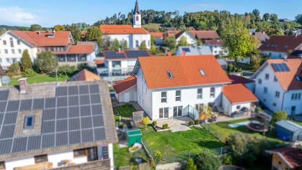 Immobilie in Schwabsoien - Bezugsfreie und familienfreundliche Doppelhaushälfte in Schwabsoien - Bild 0
