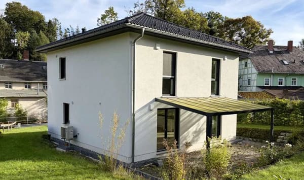 Immobilie in Gornau - Familienfreundliche Stadtvilla KFW55 - Baujahr 2023 - Bild 0