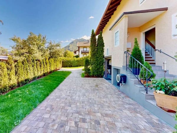 Immobilie in Staudach-Egerndach - Gepflegt, modernisiert & sofort bezugsbereit – Einfamilienhaus in Staudach-Egerndach - Bild 1