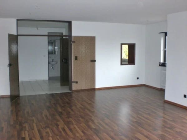 Immobilie in Walldorf - Walldorf: 3 ZKB, Penthouse, Blick über die Stadt, zentral, Video,  FREI, keine K-Prov - Bild 4