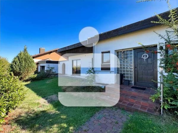 Immobilie in Ruderting - Sanierungsbedürftig, guter Schnitt und beste Lage! Einfamilienhaus mitten in Ruderting! - Bild 0