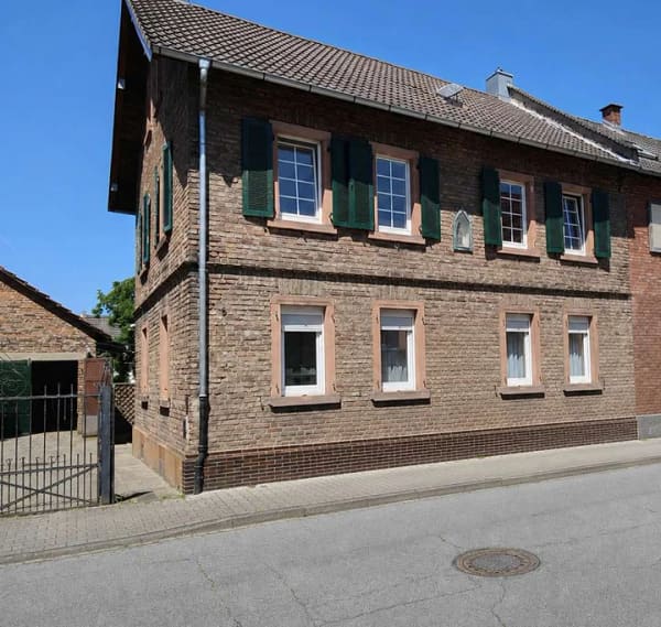 Immobilie in Großkrotzenburg - ***Historisches Wohnhaus mit Entwicklungsmöglichkeiten im Ortskern*** - Bild 0