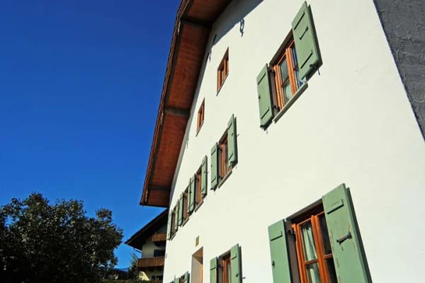 Immobilie in Uffing am Staffelsee - Historisches Bauernanwesen am Staffelsee – Haupthaus, Tenne & Ferienhaus direkt an der Ach - Bild 3