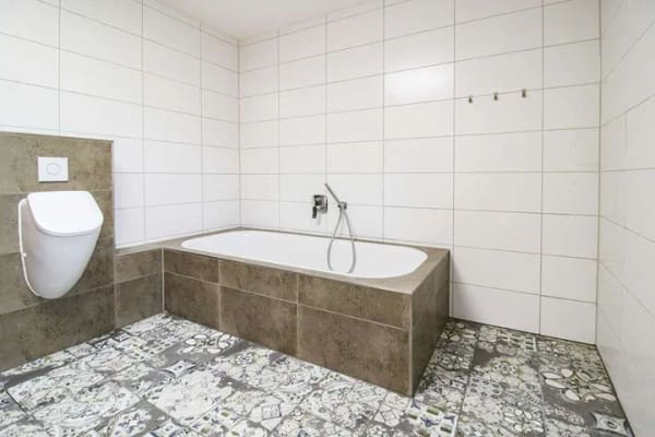 Immobilie in Nieheim - Großzügiges Einfamilienhaus mit Schwimmbad, Sauna, PV Anlage und erlaubter Pferdehaltung in Nieheim - Bild 4