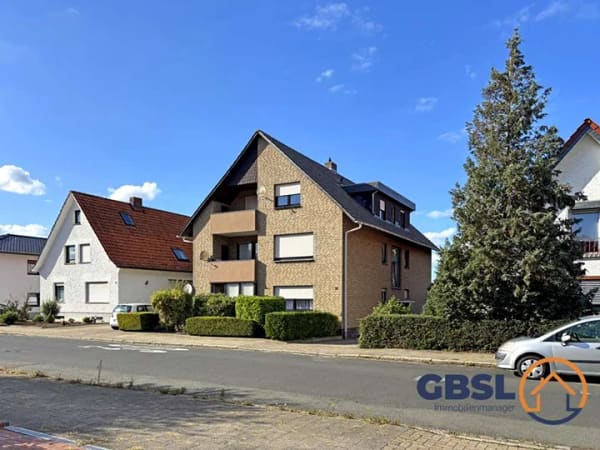 Immobilie in Lübbecke - 6 Wohnungen, 2 Garagen, 1 Carport, 1 überdachter Stellplatz und 2 weitere befestigte Stellplätze - Bild 1