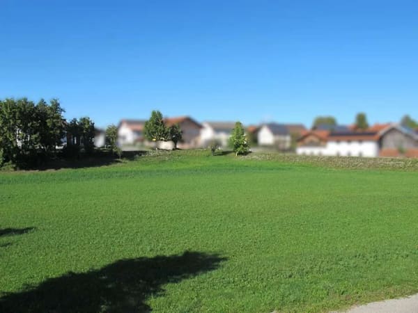 Immobilie in Haiming - Potenzielles Zweifamilienhaus im Grünen mit großem Garten, Garage & ehem. Friseursalon - Bild 4