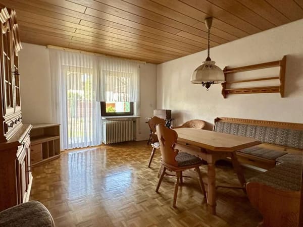 Immobilie in Rheinzabern - Geräumiger Bungalow in Rheinzabern mit großer Terrasse und Garten
 - Bild 2