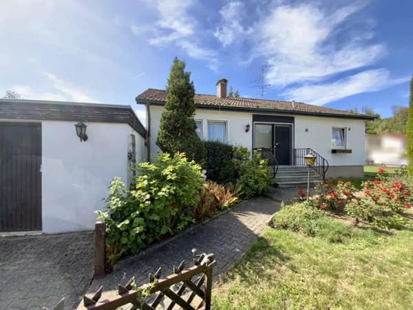 Immobilie in Aitrach - Ideales Wohnen für jedes Alter im Bungalow. - Bild 1