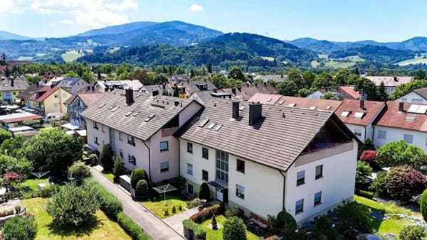 Immobilie in Kirchzarten - Vermietete 3-Zimmer-Wohnung mit Balkon – attraktive Kapitalanlage in Kirchzarten - Bild 2