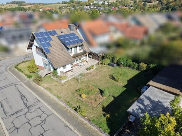 Immobilie in Reichelsheim (Odenwald) - 1-2 Familienhaus in ruhiger Lage von 64385 Reichelsheim - Viel Platz für große und kleine Familien - Bild 1