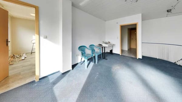 Immobilie in Hütschenhausen - Wohn- und Geschäftshaus oder Zweifamilienhaus mit Garten und Carport - Bild 2