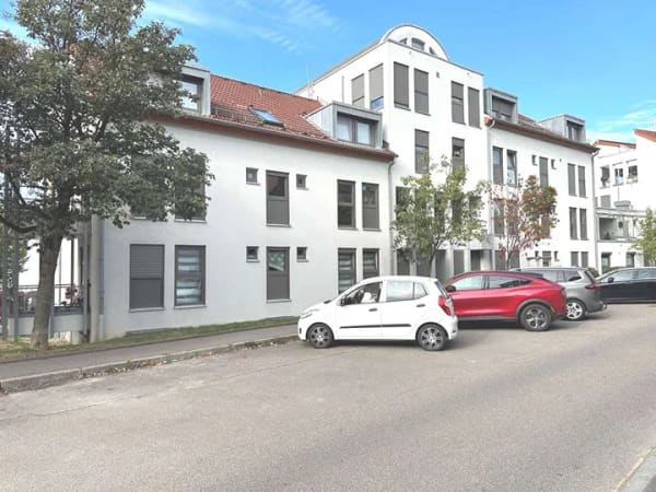 Immobilie in Sindelfingen - +++RUHIGE, CITYNAHE LAGE+++LAMINAT & FLIESEN+++BALKON+++GARAGENBOX BEI BEDARF+++HMS+++ETC.+++FREI+++ - Bild 0