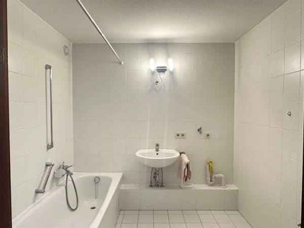 Immobilie in Sindelfingen - +++RUHIGE, CITYNAHE LAGE+++LAMINAT & FLIESEN+++BALKON+++GARAGENBOX BEI BEDARF+++HMS+++ETC.+++FREI+++ - Bild 3