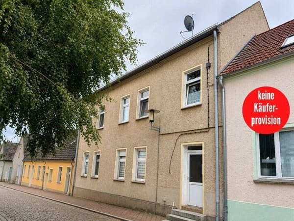 Immobilie in Penkun - HORN IMMOBILIEN ++ Zweifamilienhaus mit Garten im Zentrum von Penkun - Bild 0