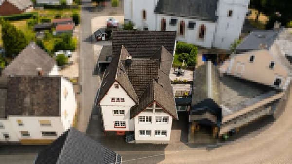 Immobilie in Gemünden - Einfamilienhaus mit 2 Ferienwohnungen – Mehrgenerationwohnen - Bild 0