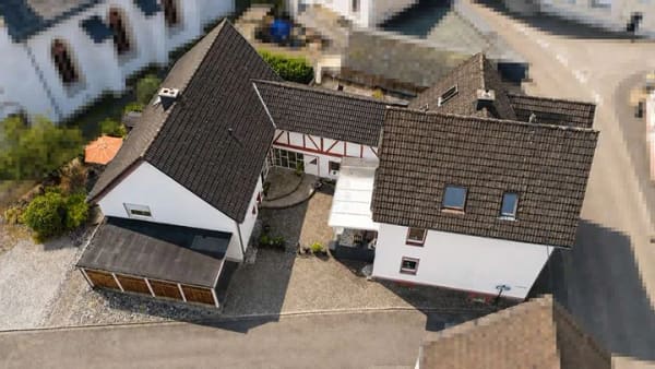 Immobilie in Gemünden - Einfamilienhaus mit 2 Ferienwohnungen – Mehrgenerationwohnen - Bild 1