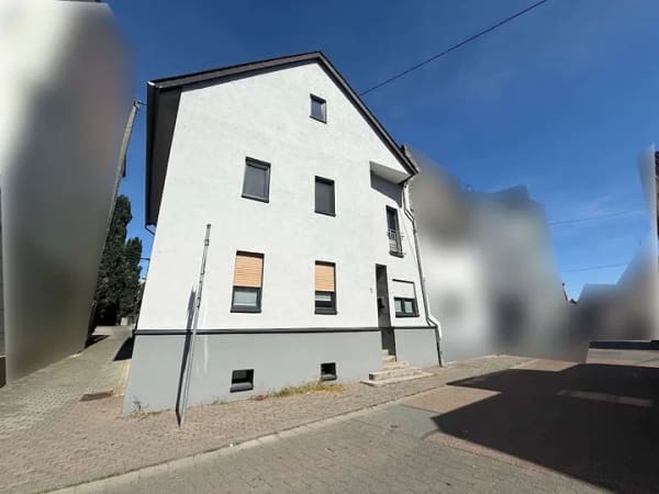 Immobilie in Selters (Taunus) - ---Großzügiges Wohnhaus mit Nebengebäuden, Garage und geschlossenem Innenhof--- - Bild 0