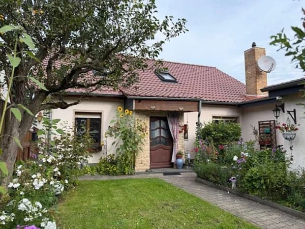 Immobilie in Machern - Gerichshain: einzugsfertige 5 Zimmer, 2 Bäder, Pool, Sauna, Nebengebäude und ganz viel Grün. - Bild 0