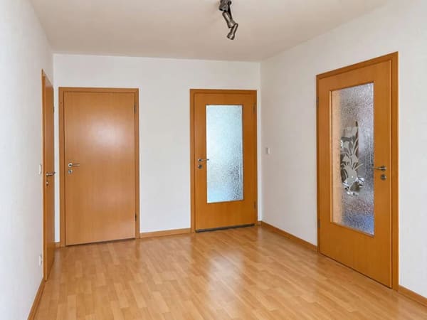 Immobilie in Machern - Gerichshain: einzugsfertige 5 Zimmer, 2 Bäder, Pool, Sauna, Nebengebäude und ganz viel Grün. - Bild 3