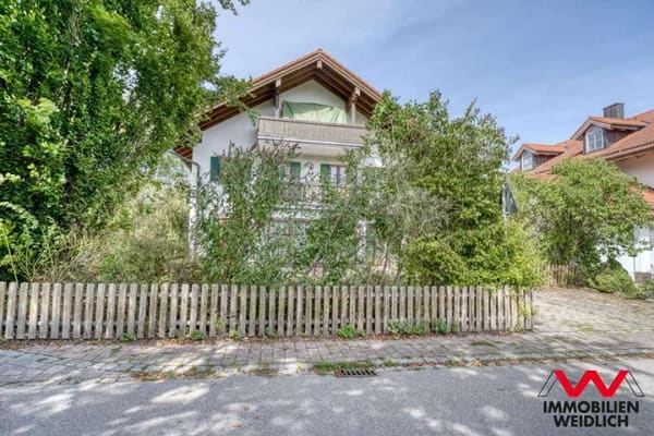 Immobilie in Moosach - Perfekt für Generationen: Großzügiges Einfamilienhaus mit Einliegerwohnung - Bild 1