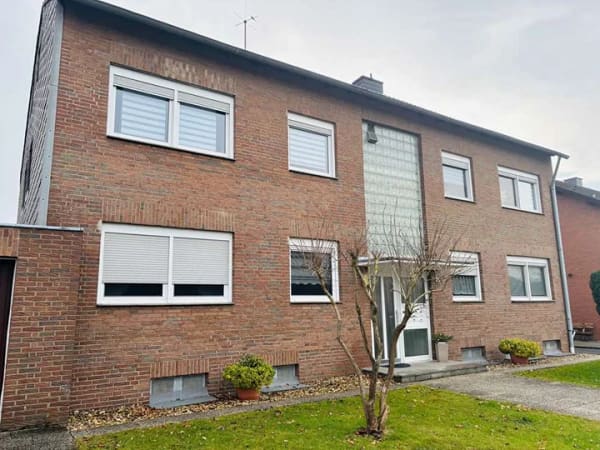 Immobilie in Kerpen - TOP gepflegtes Mehrfamilienhaus mit 7 Wohneinheiten! BETONGOLD in Kerpen Blatzheim - Bild 0