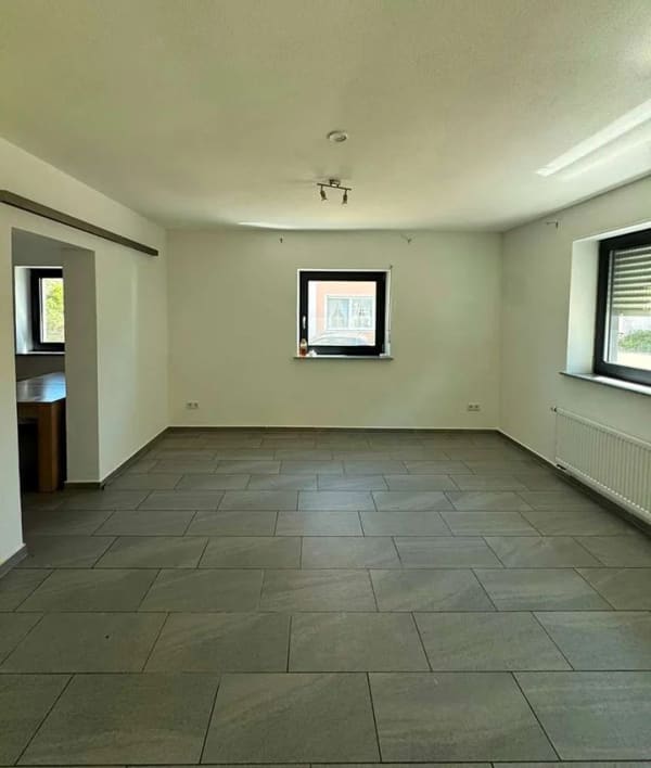 Immobilie in Gundremmingen - schöne EG Wohnung in saniertem 3 Familienhaus - Bild 2