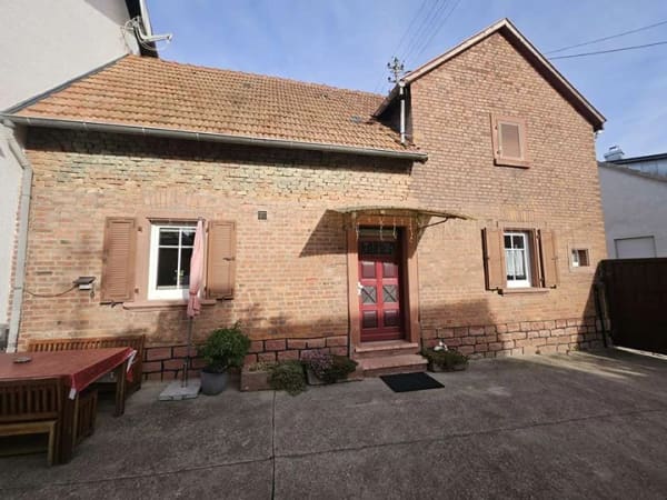 Immobilie in Essingen - Zweifamilienhaus mit Garten in ruhiger Lage von Essingen - Bild 0