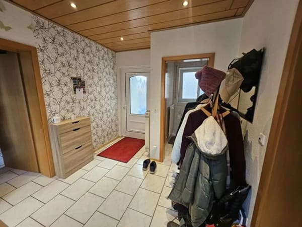 Immobilie in Essingen - Zweifamilienhaus mit Garten in ruhiger Lage von Essingen - Bild 1