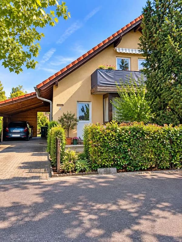 Immobilie in Walsheim - Freistehendes Zweifamilienhaus mit Wintergarten, Balkon & Kachelofen – 150 m² in Walsheim | 435.000  - Bild 0