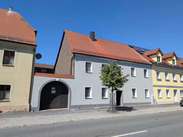Immobilie in Schnaittenbach - Mehrfamilienhaus im Kern von Schnaittenbach mit Erweiterungs-Potential - Bild 2