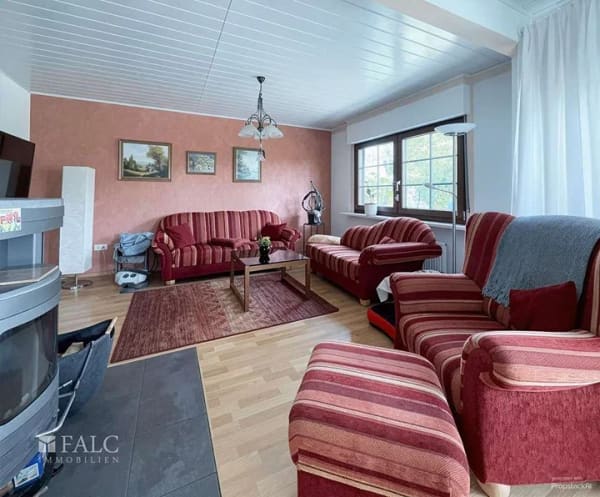 Immobilie in Ruppichteroth - Ein Zuhause mit vielen Möglichkeiten – Fertighaus mit Einliegerwohnung & Garten - Bild 3