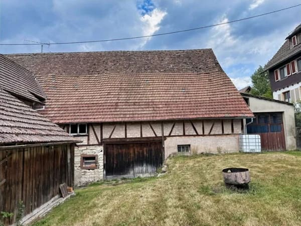 Immobilie in Dornstetten - Außergewöhnliches Anwesen mit viel Potenzial – Wohnhaus mit ehemaliger Gastronomie & Ökonomiegebäude - Bild 3